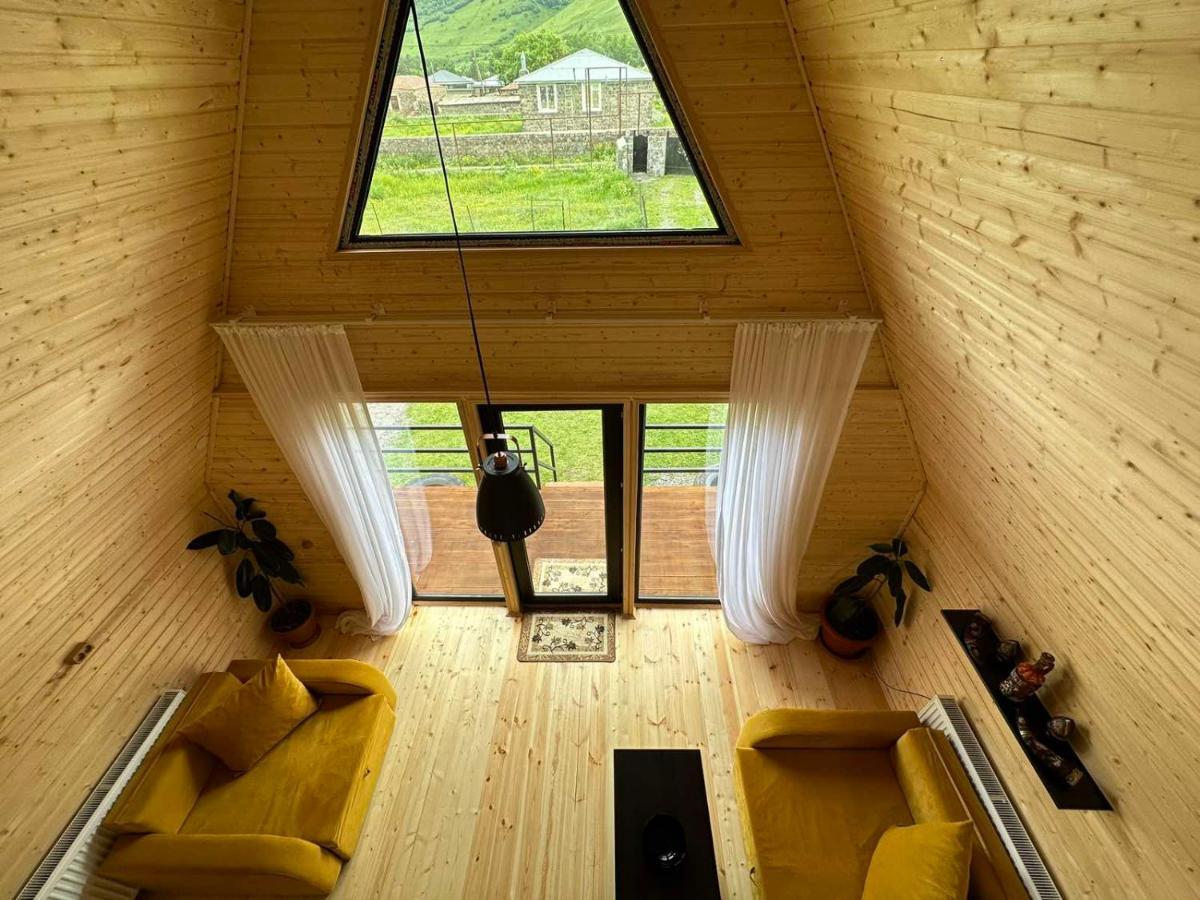 Thomas' Hut Stepantsminda